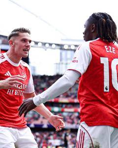 Dua-pemain-Arsenal-Eberechi-Eze-dan-Viktor-Gyokeres-saling-dukung-dalam-setiap.jpg