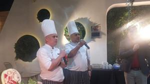 Duet-chef-masak-menu-nusantara-di-Aeris-hotel.jpg