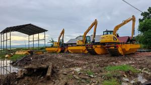 Ekskavator-amfibi-yang-ada-di-Kabupaten-HSU.jpg