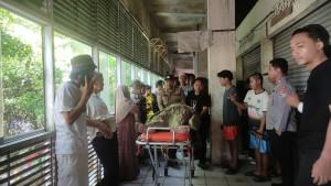 Evakuasi-almarhum-di-Pasar-Los-Batu-Kandangan-HSS-1.jpg