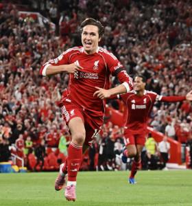 banjarmasin/Federico-Chiesa-melakukann-selebrasi-usai-membantu-timnya-Liverpool-memenangkan-laga-di-Liga-Inggris.jpg