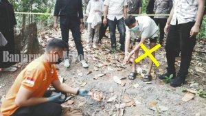 Gali-kuburan-janin-dilakukan-pelakum-MRH-21-dengan-dikawal-polisi-di-kotabaru-26072023.jpg