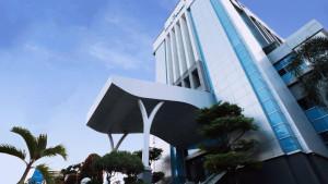 Gedung-kantor-pusat-Bank-Kalsel-di-Jl-Lambung-Mangkurat-Kertak-Baru-Ili.jpg