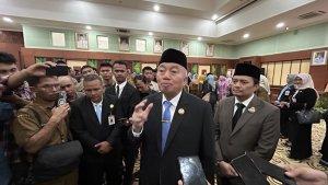 Gubernur-Kalsel-Muhidin-diwawancara-usai-melantik-Sekda.jpg