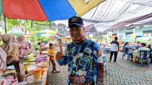 H-Sufian-Noor-rutin-berbelanja-kuliner-di-Wisata-Desa-Jingah-Babaris-Kecamatan-Tapin-Utara.jpg