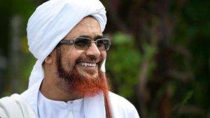 Habib-Umar-bin-Hafidz-yang-akan-mengisi-Tabligh-Akbar-di-Palangkaraya-sd.jpg