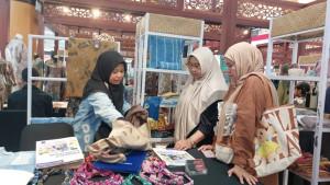 Hanik-Timur-Permata-owner-Sasirangan-dengan-brand-Galyna-Helwa.jpg