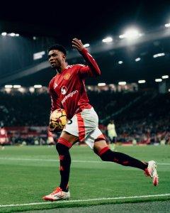 Hat-trick-dalam-12-menit-dari-Amad-Diallo-untuk-menyelamatkan-Manchester-United.jpg