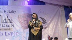 Hj-Erna-Lisa-Halaby-Ketua-Yayasan-Abdul-Aziz-Halabys.jpg