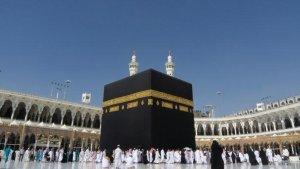 Ilustrasi-pelaksanaan-ibadah-umrah-di-depan-Kabah-di-Makkah-Arab-Saudi.jpg