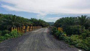 Inilah-bentang-jalan-di-jalur-tembus-Riampinang-Kiram-yang-belum-beraspal.jpg