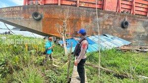 Insiden-Kapal-tongkang-Dewi-Iriana-8-yang-ditarik1.jpg