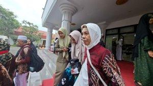 Jemaah-Haji-HSS-Kloter-12-telah-tiba.jpg