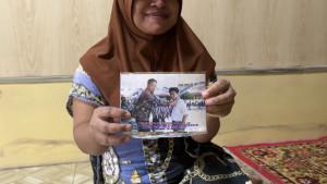KELUARGA-NURDIN-Santi-ibu-Nurdin-bersama-sang-nenek.jpg