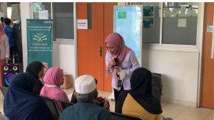 Kasi-Keperawatan-dan-Kebidanan-Rawat-Jalan-RSUD-Datu-Kandang-Haji-memberikan-penyuluhan-l.jpg