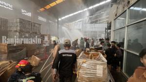 Kebakaran-terjadi-pada-sebuah-gudang-sparepart-alat-berat.jpg