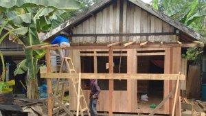 Kegiatan-bedah-rumah-yang-dilaksanakan-oleh-Dinas-Perumahan-1.jpg