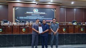 Ketua-DPRD-Tala-H-Khairil-Anwar-didampingi-dua-wakil-1.jpg