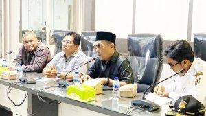Ketua-Komisi-IV-DPRD-Kalimantan-Selatan-Luthfi-Saifuddin-audiensi-dengan-buruh-Rabu-21062023.jpg