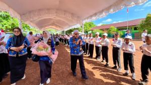 Ketua-Tim-Pembina-Usaha-Kesehatan-Sekolah-UKS-Provinsi-Kalsel-dr-Rinah-Darmawati.jpg