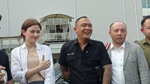 Kimberly-Ryder-bersama-John-LBF-ditemui-di-kawasan-TB-Simatupang.jpg