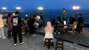 Komika-asal-Banjarmasin-Irfan-Elsiami-saat-open-mic-di-Bukit-Mamake.jpg