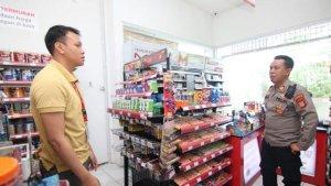 Kondisi-TKP-pencurian-dengan-kekerasan-di-sebuah-Minimarket-di-Kelurahan-Graha-Indah1.jpg