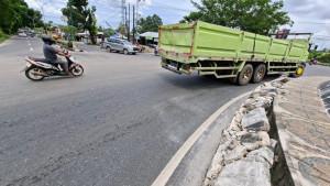 Kondisi-beton-pembatas-Bundaran-Palam-Banjarbaru.jpg