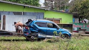 Kondisi-minibus-yang-ringsek-setelah-terlibat-kecelakaan-di-Jalan-Karang-Rejo.jpg