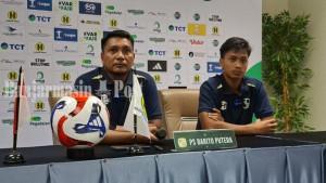 Konferensi-pers-pra-pertandingan-posisi-Teco-diwakili-oleh-asisten-pelatih-Isnan-Ali.jpg