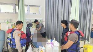Korban-saat-dibawa-ke-Puskemas-korban-tenggelam-di-Pantai-Pagatan-ternyata-berusia-14-tahun.jpg