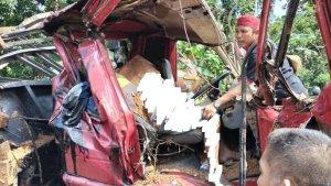 Korban-terjepit-pada-saat-kecelakaan-diparingin.jpg
