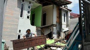 Lagi-rumah-di-Banjarmasin-ambruk-Kali-ini-rumah-s.jpg