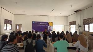 Lokakarya-Menulis-Resensi-Buku-di-Laboratorium-Fisika-SMA-Negeri-1-Karang-Bintang.jpg