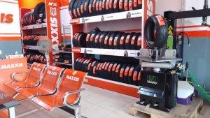 M2TC-di-Banjarmasin-menyediakan-ban-Maxxis.jpg