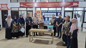 PPK-Kecamatan-Pelaihari-menyerahkan-dokumen-sddd.jpg