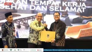 PT-Harmoni-Mitra-Utama-cabang-Banjarmasin-raih-penghargaan-k3.jpg