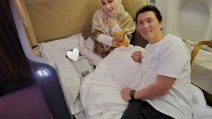 Pasangan-artis-Syahrini-dan-pengusaha-Reino-Barack-dalam-perjalanan-ke-Jepang-2.jpg