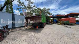 Pasca-insiden-kebakaran-yang-menggegerkan-warga-pada-salah-satuvtruk-fuso-p1.jpg