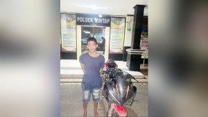 Pelaku-pembacokan-AS-28-ditahan-Polres-Tanah-Bumbu-Tanbu-KALSEL-Senin-23102023.jpg