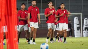 Pelatih-Timnas-U23-Indonesia-Gerald-Vanenburg-akan-memainkan-skema-4-3-3-2.jpg