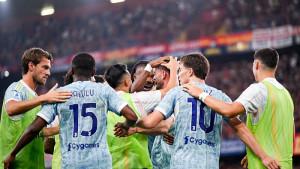 Pemain-Juventus-merayakan-gol-penting-dalam-laga-Liga-italia.jpg
