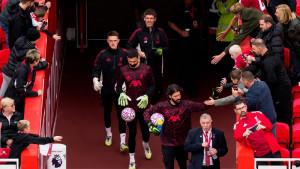 Pemain-Liverpool-memasuki-lapangan-sebelum-laga-Liga-Inggris-22-September.jpg
