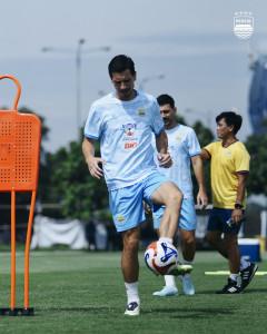 Pemain-Persib-Bandung-fokus-latihan-menjelang-dua-laga-terdekat.jpg