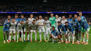 Pemain-Real-Madrid-foto-bersama-usai-kalahkan-Valencia-di-Liga-Spanyol.jpg