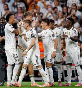 Pemain-Real-Madrid-kompak-sesaat-sebelum-kick-off-di-Liga-Spanyol.jpg
