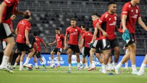 Pemain-Timnas-Indonesia-menjalani-latihan-malam-sebelum-laga-FIFA-matchday.jpg