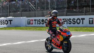Pembalap-Red-Bull-KTM-Ajo-Jose-Antonio-Rueda-menjadi-juara-Moto3-2025.jpg