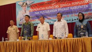 Pembukaan-Bimtek-tenaga-perpustakaan-di-Kotabaru.jpg