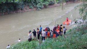 Pencarian-remaja-yang-tenggelam-di-Sungai-Tabalong-di-Desa-Nawin.jpg